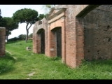 04051 ostia - regio i - insula vii - via dei misuratori del grano - blick ri westen.jpg